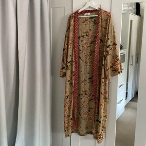 Carly Jean Los Angeles Kimono